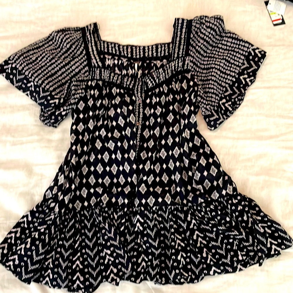 Free People Tunic Size Medium Color black and beige